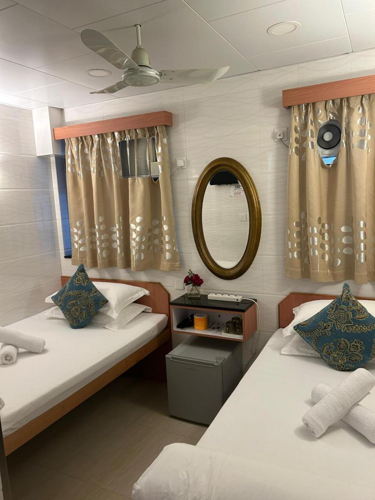 Holiday Guest House Гонконг Экстерьер фото