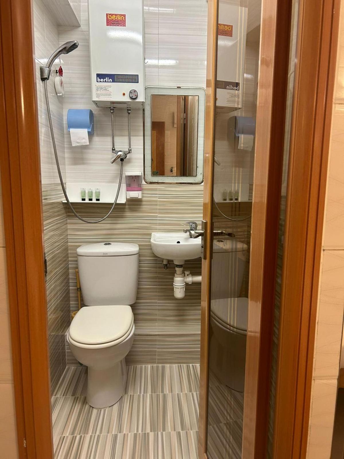 Holiday Guest House Гонконг Экстерьер фото