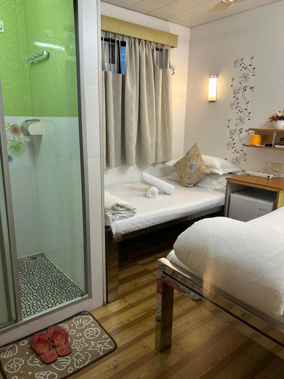 Holiday Guest House Гонконг Экстерьер фото