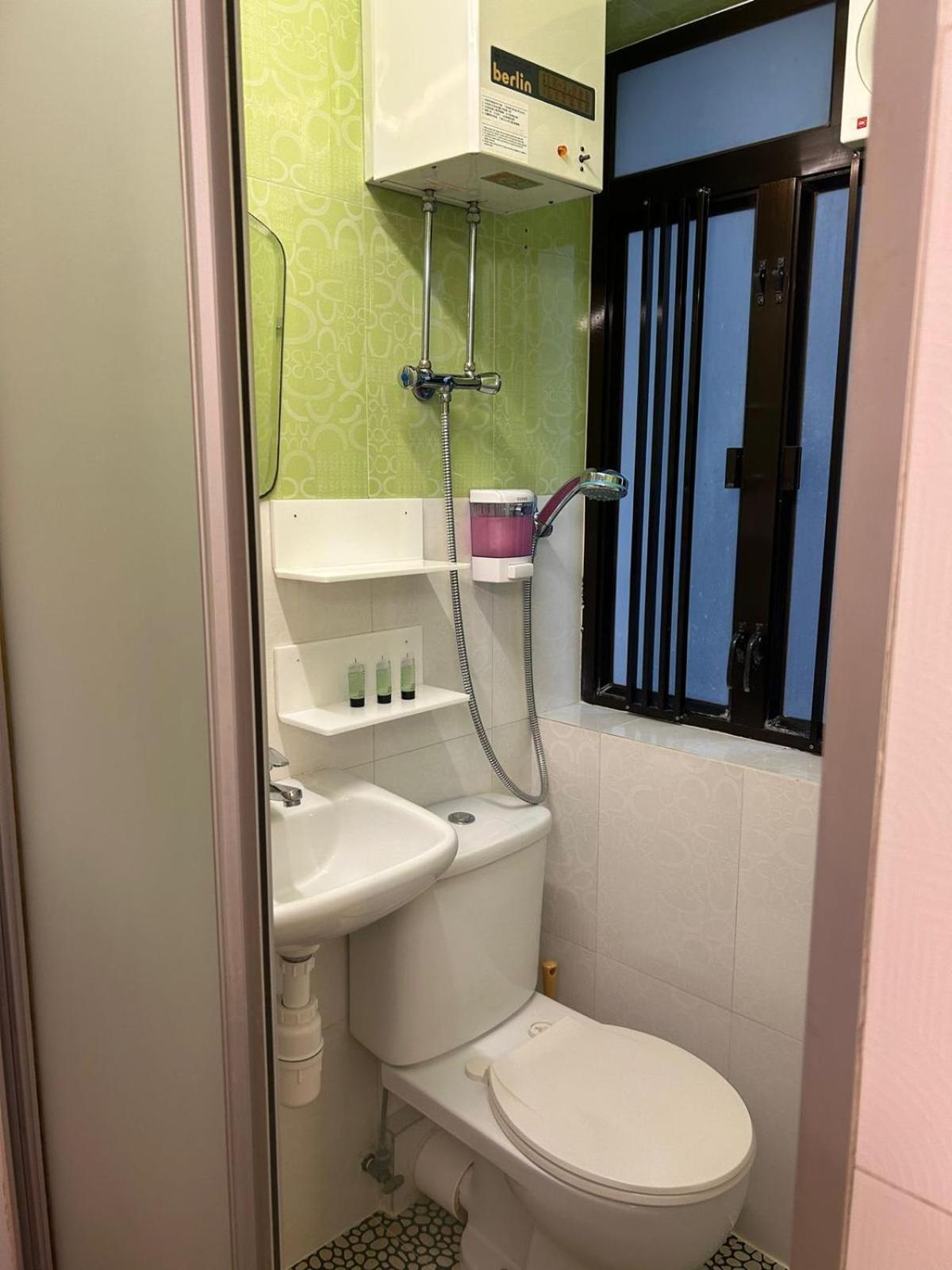 Holiday Guest House Гонконг Экстерьер фото