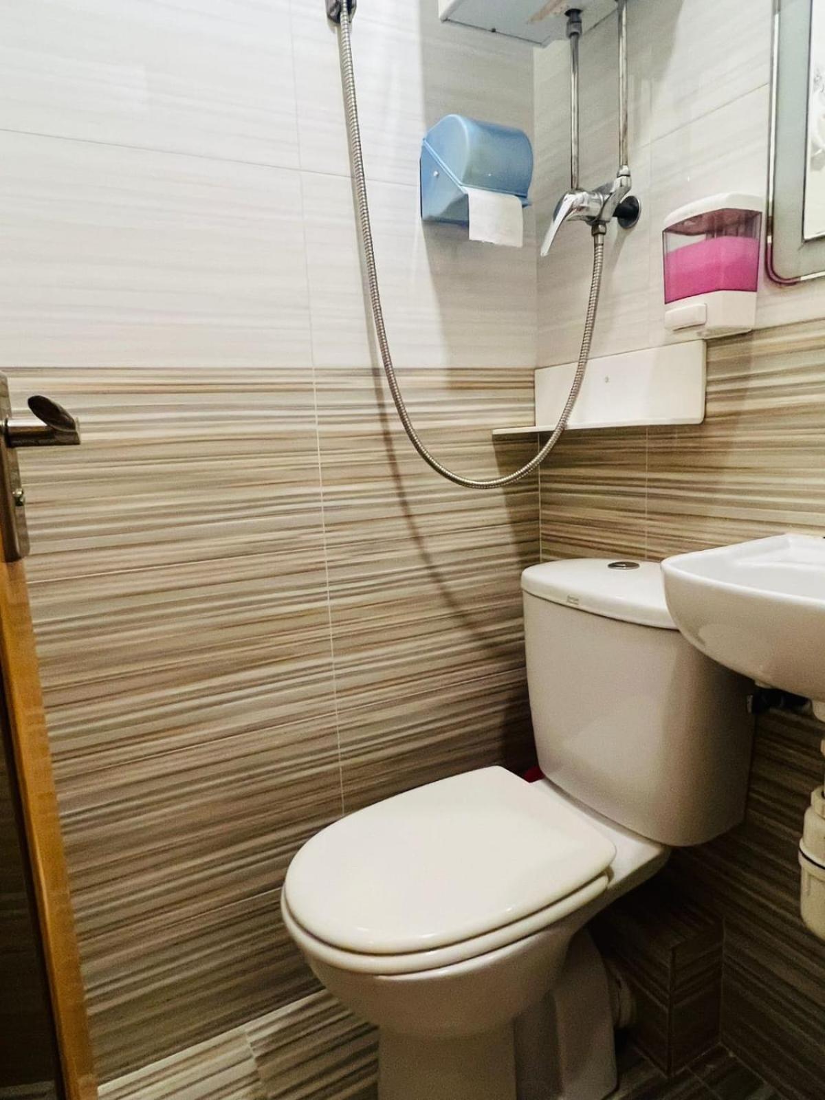 Holiday Guest House Гонконг Экстерьер фото